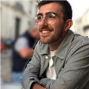 Étudiant diplômé en philosophie et science de la communication, bilingue et très heureux de transmettre du savoir !